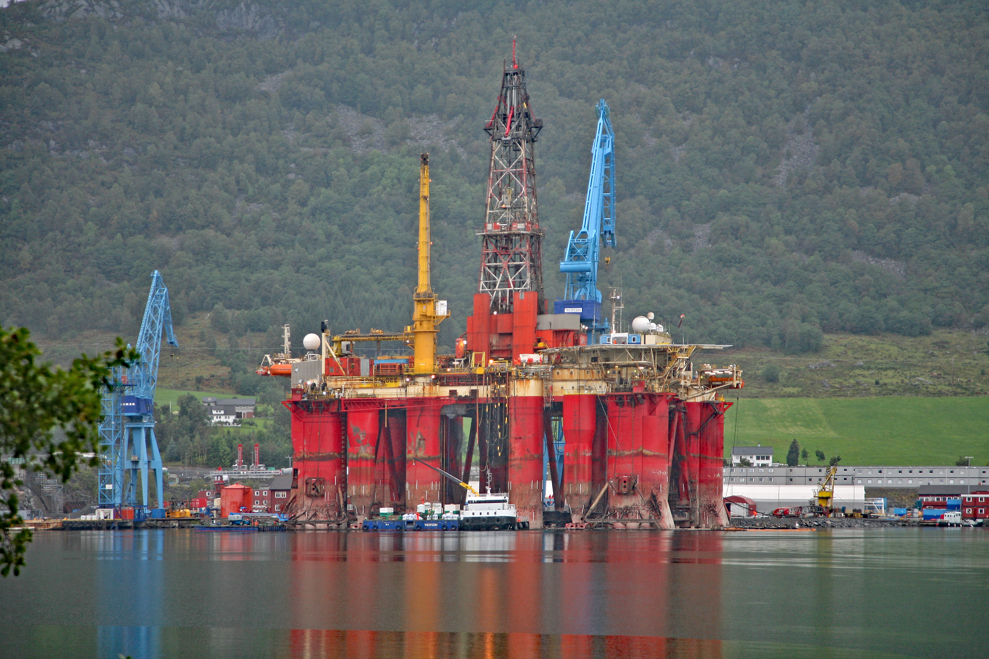 Caspian Petroleum Drilling Rig and Exploration Field